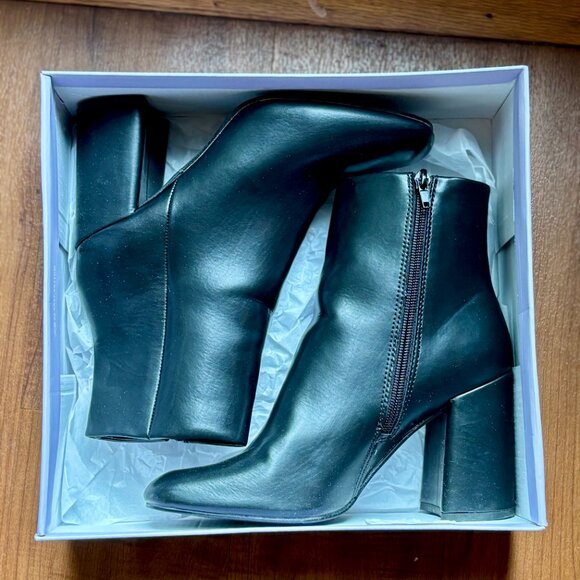 Steve Madden High Heel Boots - Picture 3 of 6